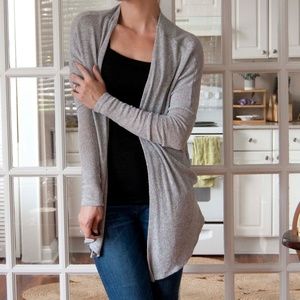 Abercrombie and Fitch Cardigan Grey - sz xs/sm